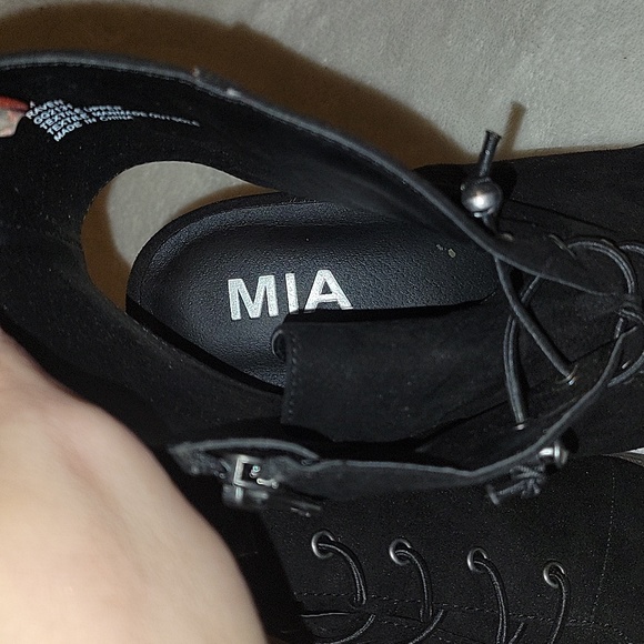 Women's Size 9M Shoes excellent condition - Picture 5 of 6